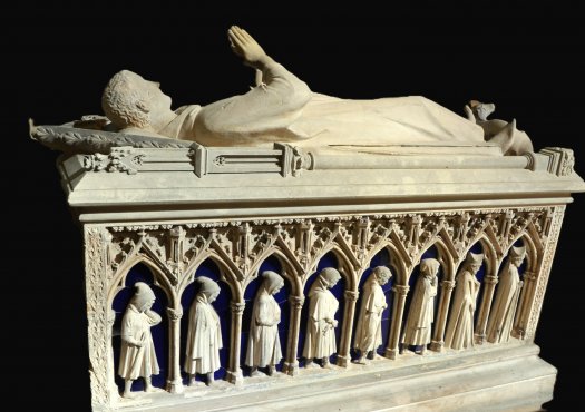 Louis de France - gisant- tombeau vue entier - Basilique St Denis - CDT93lp
