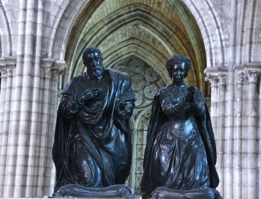 Tombeau de Henri II et Catherine de Medicis - statue au dessus - Basilique St Denis - CDT93 lp