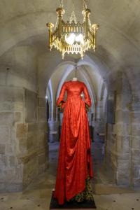 Grande robe de Constance de Castille (Photo Aiman Saad Ellaoui)