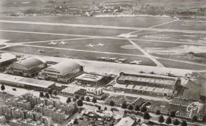 L'aroport du Bourget, arodrome du retour des dports des camps en 1945