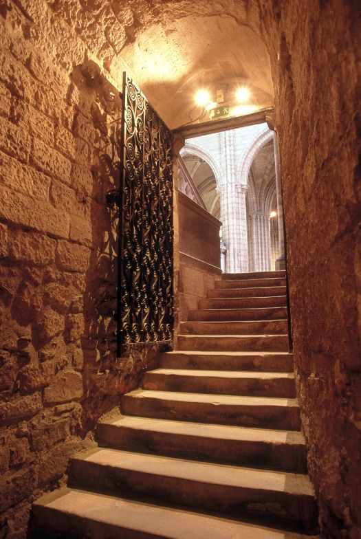 Basilique Cathdrale Saint-Denis / Escalier