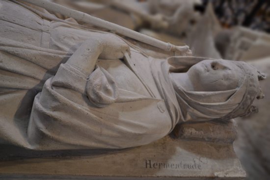 Ermentrude d'Orlans, reine de Francie - gisant - CDT93