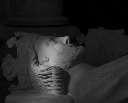 Gisant de Clovis II, fils de Dagobert,  la cathdrale Saint-Denis