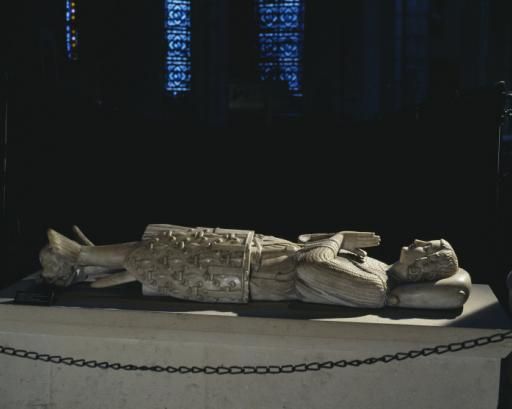 Gisant de Robert II d'artois.  Pascal Lematre - Centre des monuments nationaux