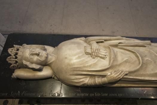 Gisant de Lon VI de Lusignan, roi d'Armnie.  Patrick Cadet - Centre des monuments nationaux.