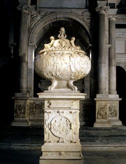 Urn by Pierre Bontemps (1556) P. Lematre  CMN