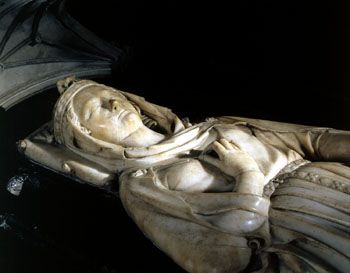 étail du gisant d'Isabelle d'Aragon © Pascal Lemaître - Centre des monuments nationaux