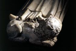 Detail of the recumbent effigy of Jean I the Posthumous