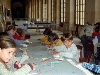 Monument jeu d'enfant, dition 2003, dans le clotre de la Maison d'Education de la Lgion d'Honneur. J.Maill  CMN 