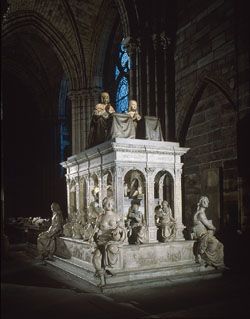 Tombeau de Louis XII et Anne de Bretagne. Oeuvre des Giusti, artistes florentins. XVIe sicle. P. Lematre  CMN 