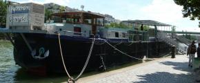 Barge in Paris - Bassin de la Villette: La Demoiselle