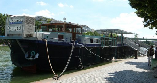 Demoiselle barge in Paris - Bassin de la Villette