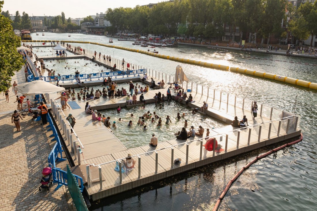 swimming in Paris Bassin de La Villette