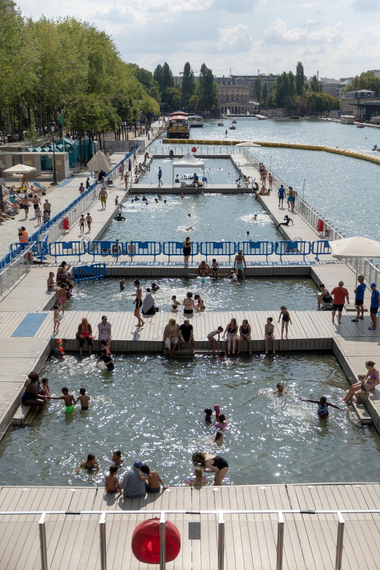 Baignade à Paris dans le bassin de La Villette