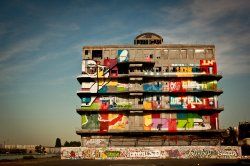 Street art canal Ourcq