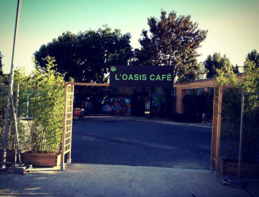 oasis café noisy