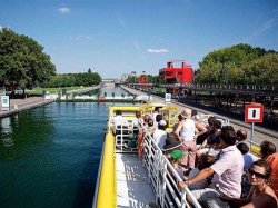 Navettes fluviales sur l'Ourcq en t