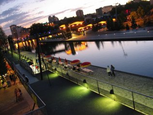 Coucher de soleil sur le Canal de l'Ourcq Dock B