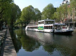 Bateau de croisire - canal St Martin