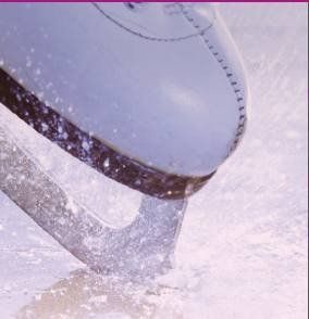 patin sur la glace d'une patinoire