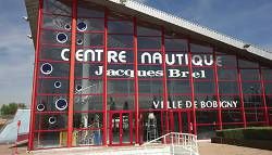 nager en famille dans la piscine de Bobigny  Jacques Brel