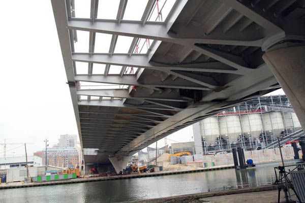 vue du pont au dessus du canal de l'Ourcq  Pantin