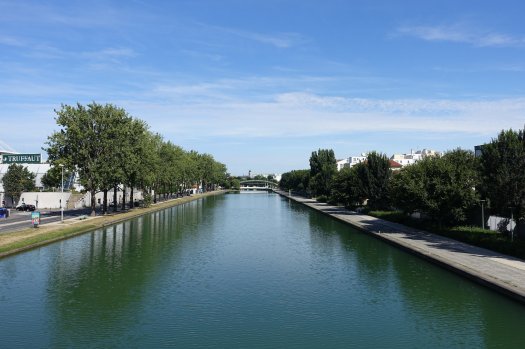 Canal Saint-Denis cycle track from Paris la Villette to stade de France