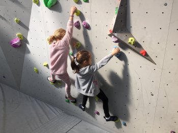 kids climbing