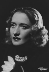 Portrait de Cosette Harcourt