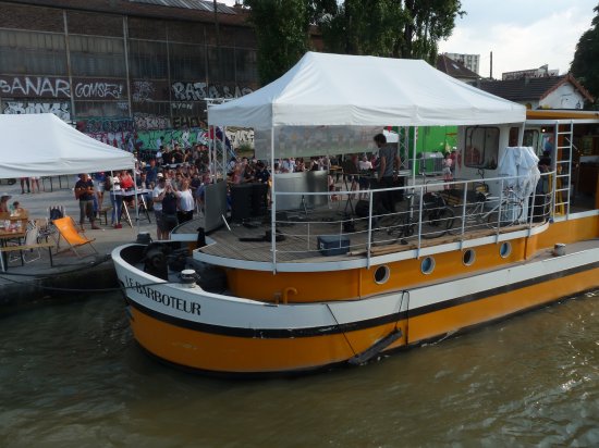 Le Barboteur, bateau culturel gratuit et nomade sur les quais de Paris