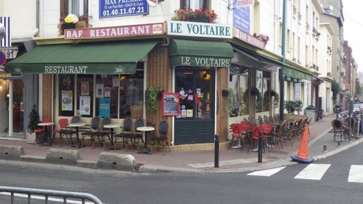 Le Voltaire, café restaurant aux Puces