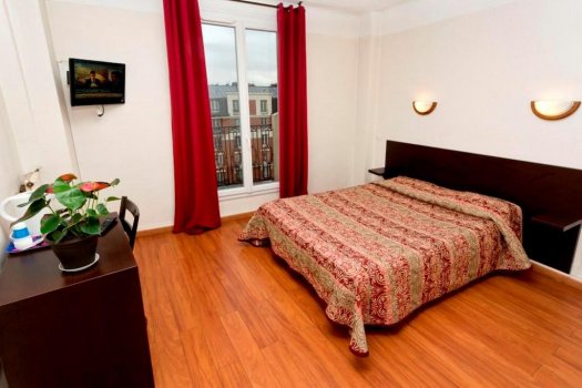 Hipotel Paris Printania Marachers