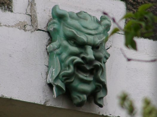 Céramique sur façade à Livry-Gargan