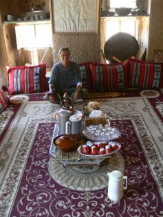 Emilie Badel in Arabia, during an archaeological dig  L.G. Marcucci