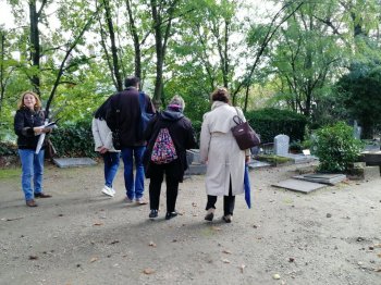 Visite du cimetière animalier d'Asnières-sur-Seine avec Lora Romano