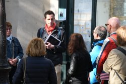 Josquin Chapatte lors de sa balade  Montmartre