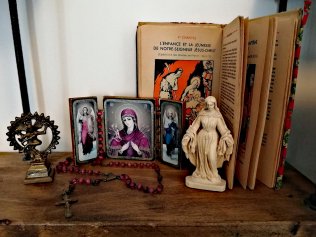 Objets religieux aux Puces