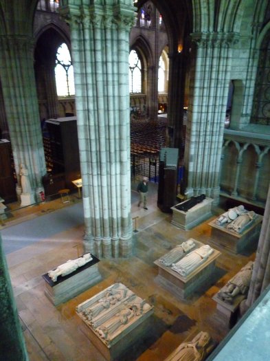 Gisant_basilique_StDenis_ DRAC le-de-France - 30/06/2011