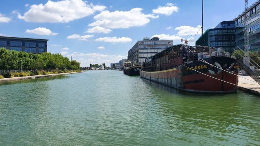 Pniche Antipode sur canal de l'ourcq Pantin