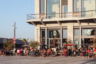 Dock B - Bar et lieu de sortie sur le quartier du canal de l'Ourcq