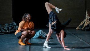 Black Lights de Mathilde Monnier  Marc Coudrais