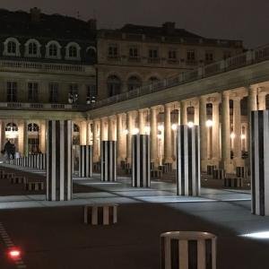 colonnes de Buren nuit