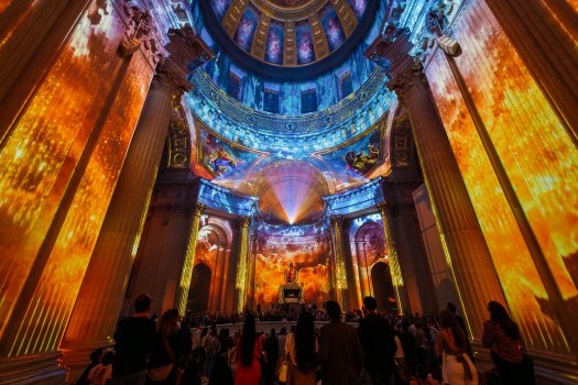 SON ET LUMIERES AURA AUX INVALIDES