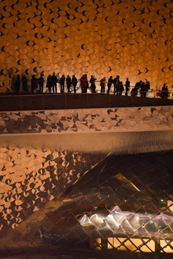 Philharmonie - btiment extrieur la nuit 