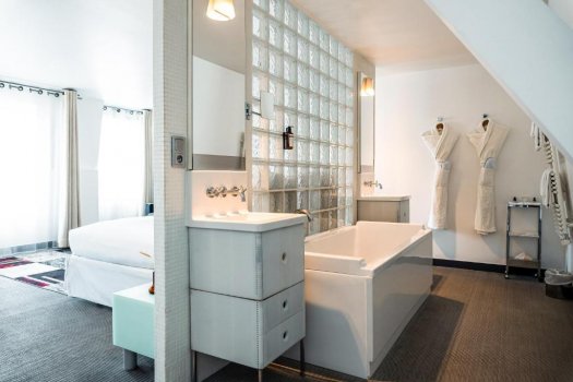 Kube Hotel