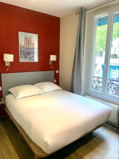 Hipotel Paris Belgrand Mairie du 20e