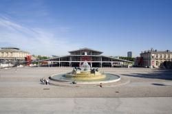 La Grande Halle de La Villette et la Fontaine aux Lions