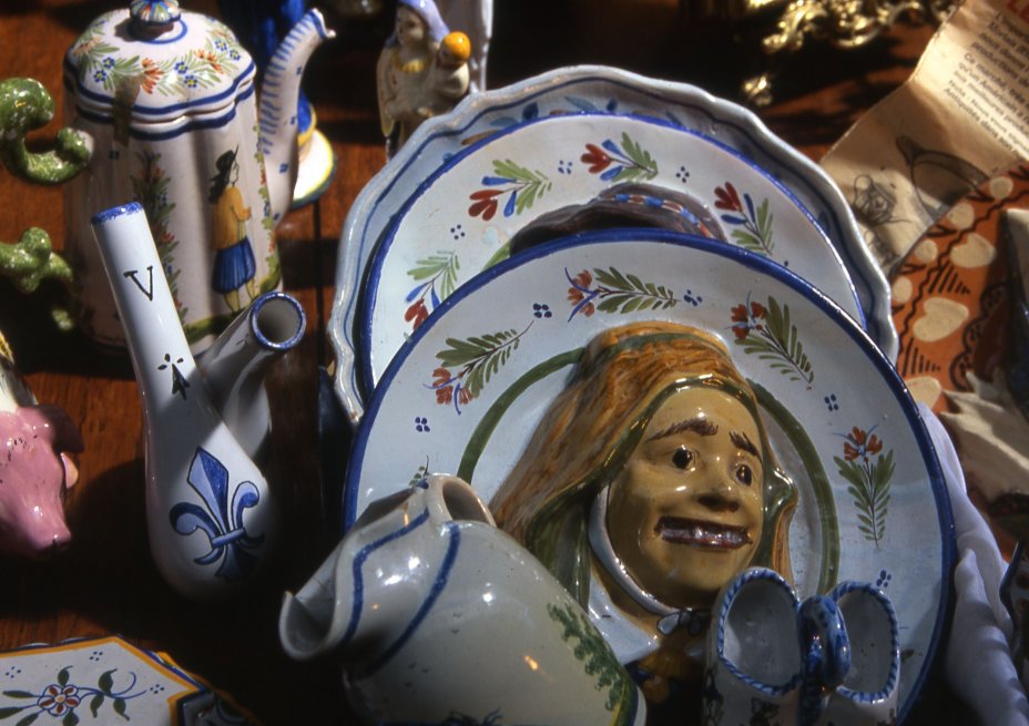 Puces de Paris Saint-Ouen / Porcelaine