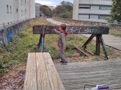 Petit enfant sur la petite ceinture