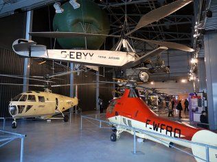 Helicopters exhibited in the Air and Space Museum